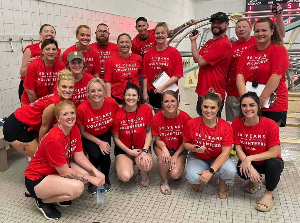 Employee group photo while volunteer for community service